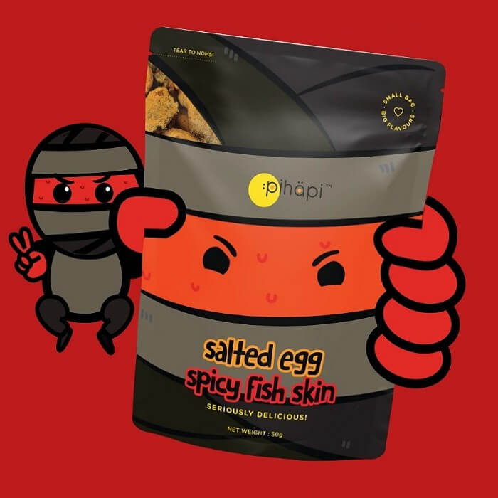 [READY STOCK] 200g (4 x 50g) Pihapi Salted Egg Mild Spicy Fish Skin Snack / 微辣咸蛋鱼皮零食