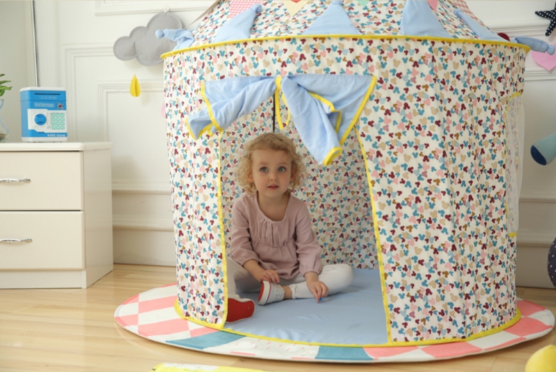 Indoor/Outdoor Blue Mickey Mouse Playhouse