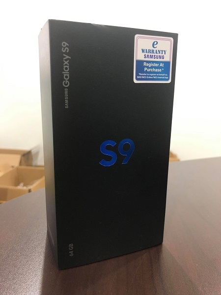 Samsung Galaxy S9 SM-G960 - 64GB - Midnight Black (Unlocked) Smartphone