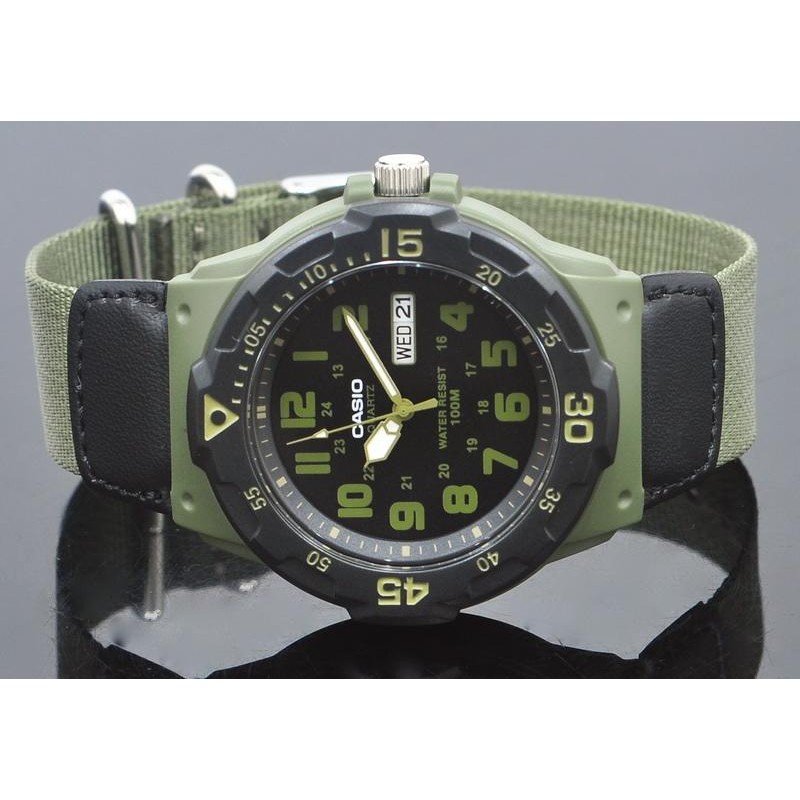 Casio Men's Core MRW200HB-3B Green Nylon Quartz Watch with Black Dial