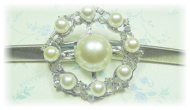 Fashion Silver Plated Belt With Stunning Wheel-Like Shape Shinning Pearls