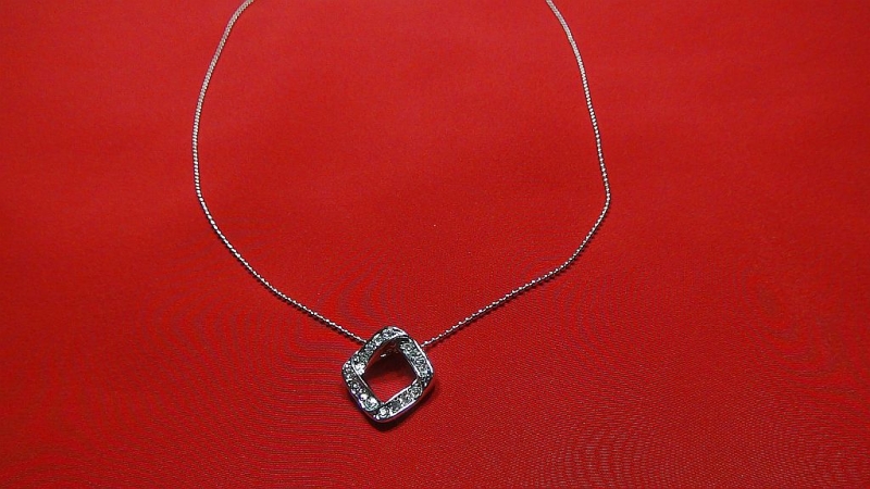 Fashion Silver Exotic Square Crystal Shape Necklace