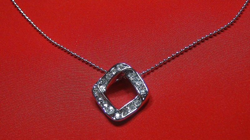 Fashion Silver Exotic Square Crystal Shape Necklace