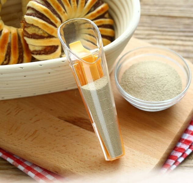 Dry Yeast Measuring Tool with Seal Clipper