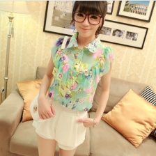 Trendy Flora Design With Collar & Button Top